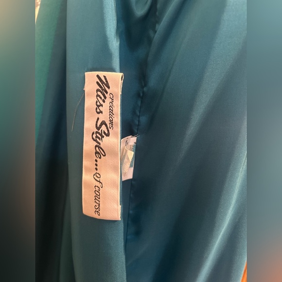 Vintage 80s Pure Virgin Wool Teal Overcoat — Miss Style Creations - Picture 6 of 8